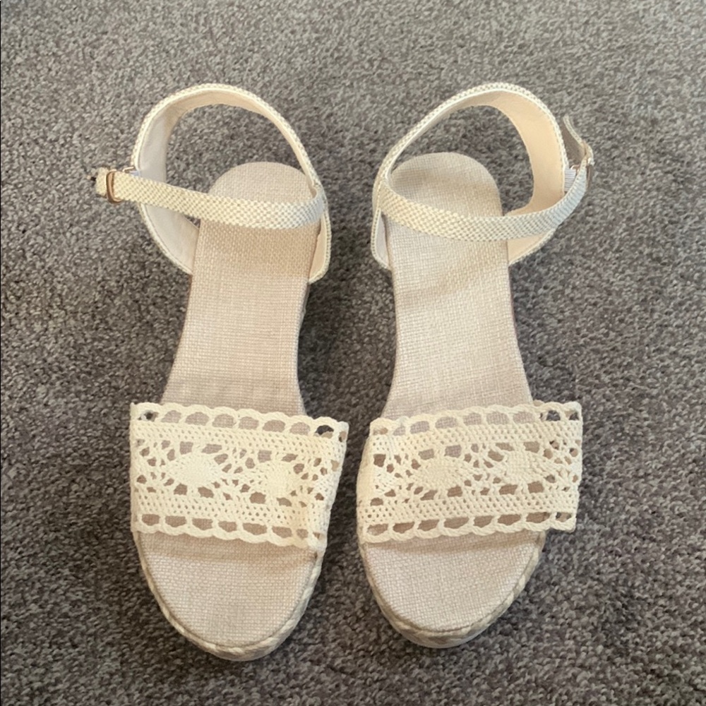 Elegant Cream Lace Women's Sandals